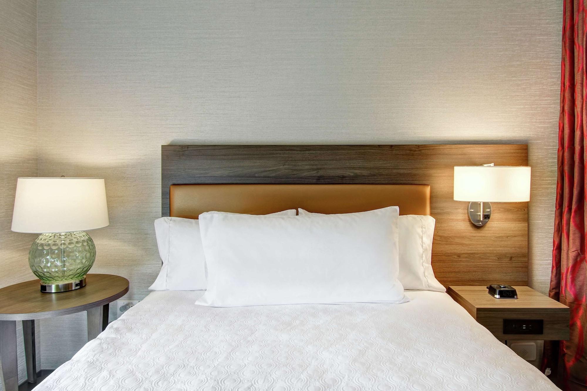 Home2 Suites By Hilton Montreal Dorval Ngoại thất bức ảnh