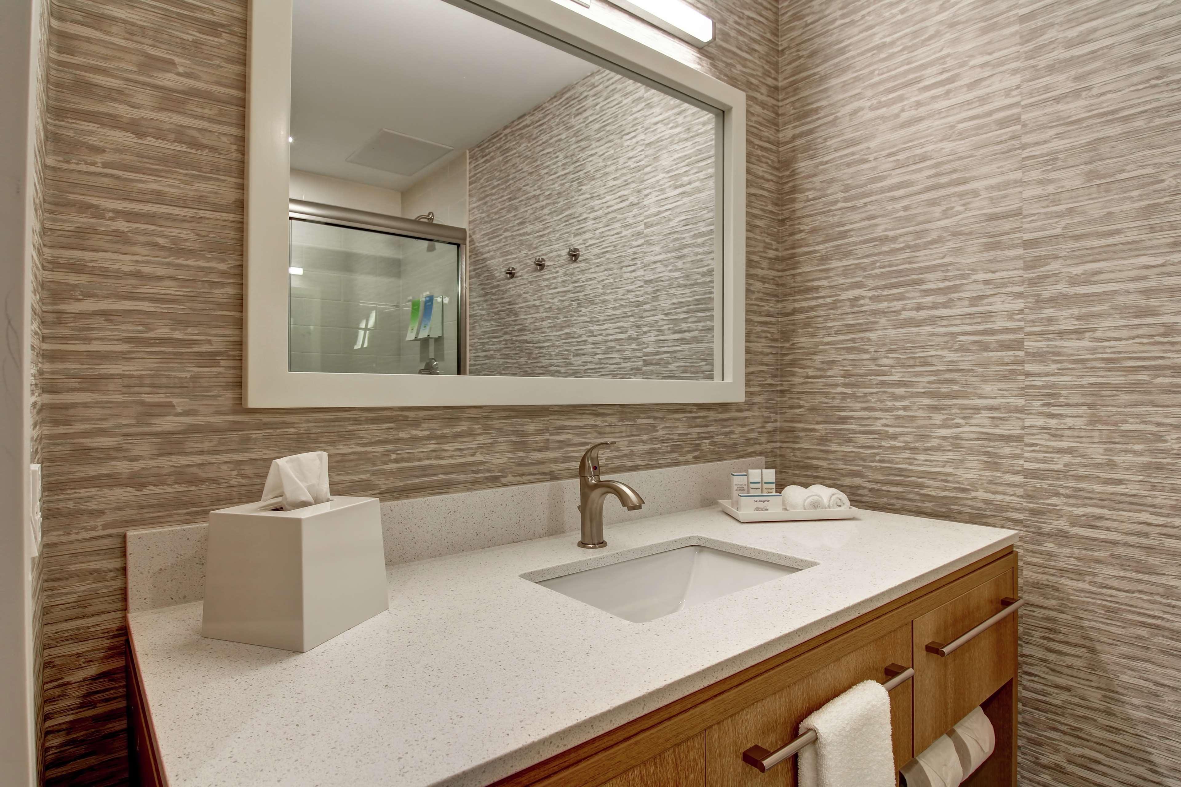 Home2 Suites By Hilton Montreal Dorval Ngoại thất bức ảnh