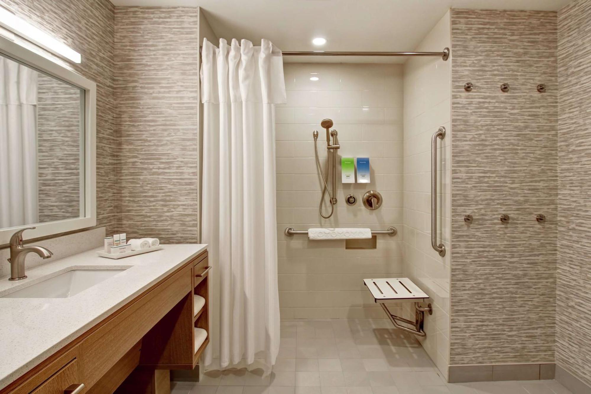 Home2 Suites By Hilton Montreal Dorval Ngoại thất bức ảnh